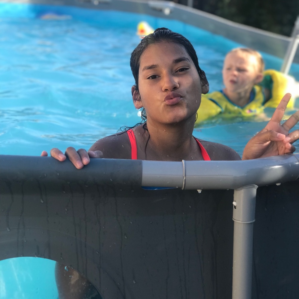 Meet your Posher, Alondra